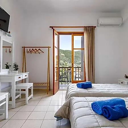 White Lily Hotel 3*